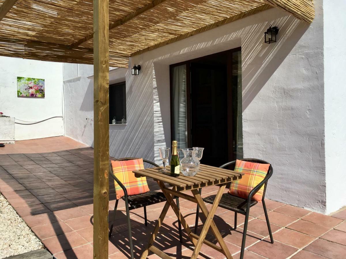 B&B And Apartments Cortijo La Zapatera Canillas de Aceituno Δωμάτιο φωτογραφία